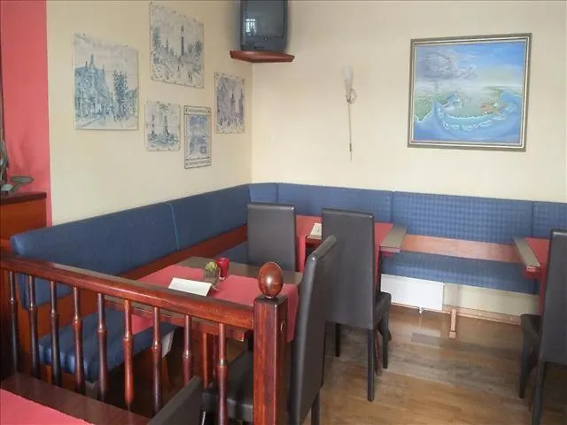 Am Flugplatz Hotel 2*